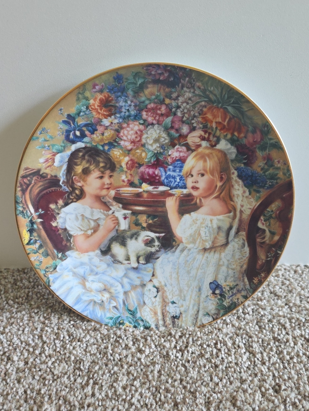Decorative Vintage-Style Floral Girls Collectible Plate in Gold Accent